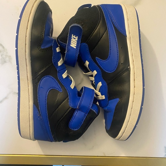 Nike Kids Black and Blue Sneakers - Picture 3 of 7